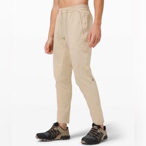 Lululemon License To Train Pant 
Trench medium EUC